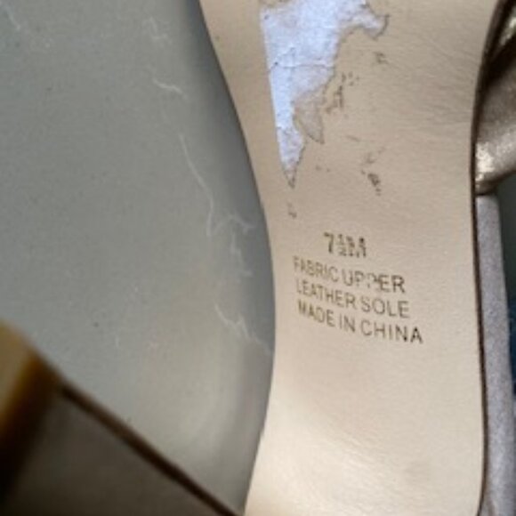 Colorifics Women's Gold Tone Shoes 7.5M - Picture 14 of 15